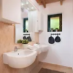4 Bd Luxurious With Swimming Pool * Salakos