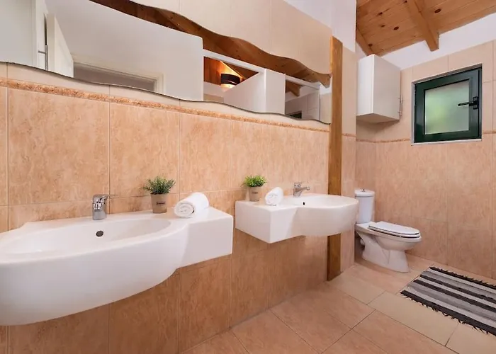 Tatil Evi 4 Bd Luxurious With Swimming Pool *