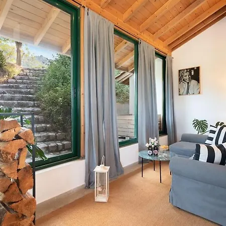 Holiday home 4 Bd Luxurious With Swimming Pool *