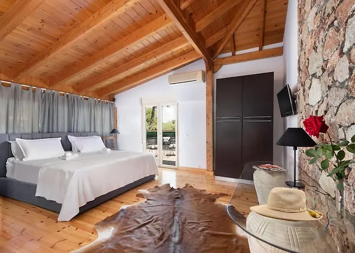 Dom wakacyjny 4 Bd Luxurious With Swimming Pool Sálakos