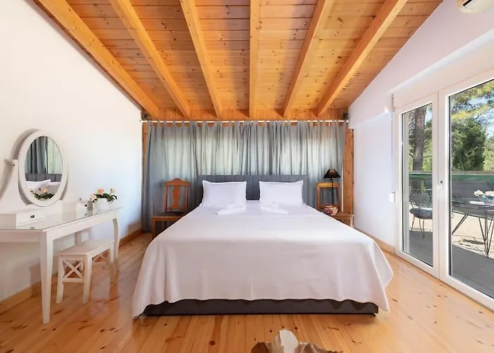 펜션 4 Bd Luxurious With Swimming Pool