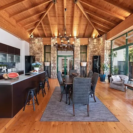 度假居 4 Bd Luxurious With Swimming Pool *