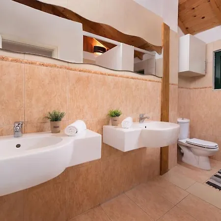 度假居 4 Bd Luxurious With Swimming Pool *