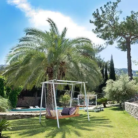 4 Bd Luxurious With Swimming Pool *