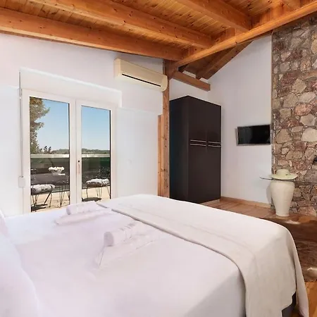 Дом отдыха 4 Bd Luxurious With Swimming Pool *